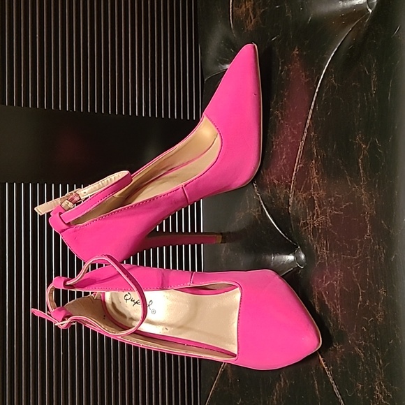 Barbie Pink Heels - Picture 1 of 10